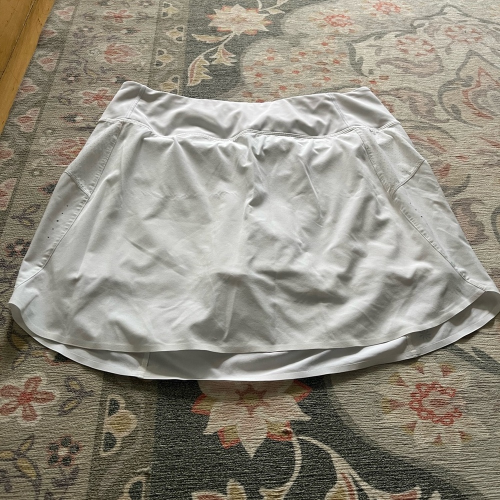Athleta “Run with it” Skort for golf/tennis/run size L